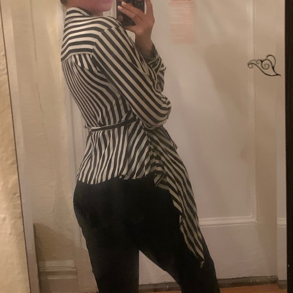 Wrap around blouse - Picture 2 of 4